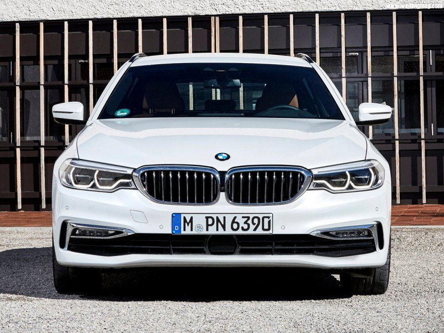 BMW-5-Series_Touring-2018-1280-5f.jpg
