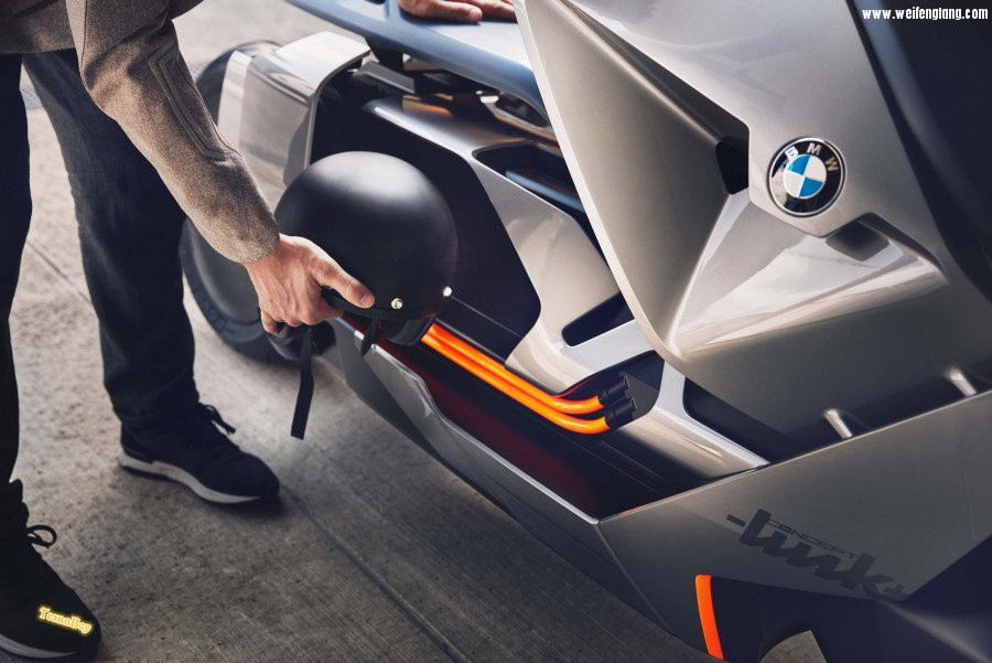 052617-bmw-concept-link-electric-scooter-P90260585_highRes.jpg