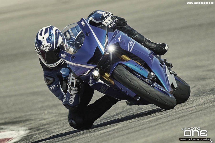 2017-Yamaha-YZF-R6_01.jpg