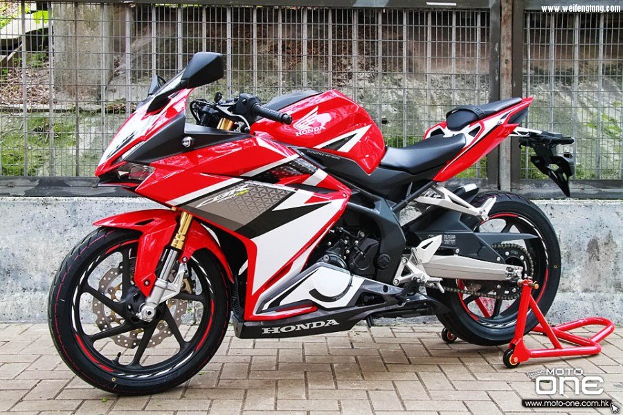 2017_HONDA_CBR250RR_ABS_02.jpg