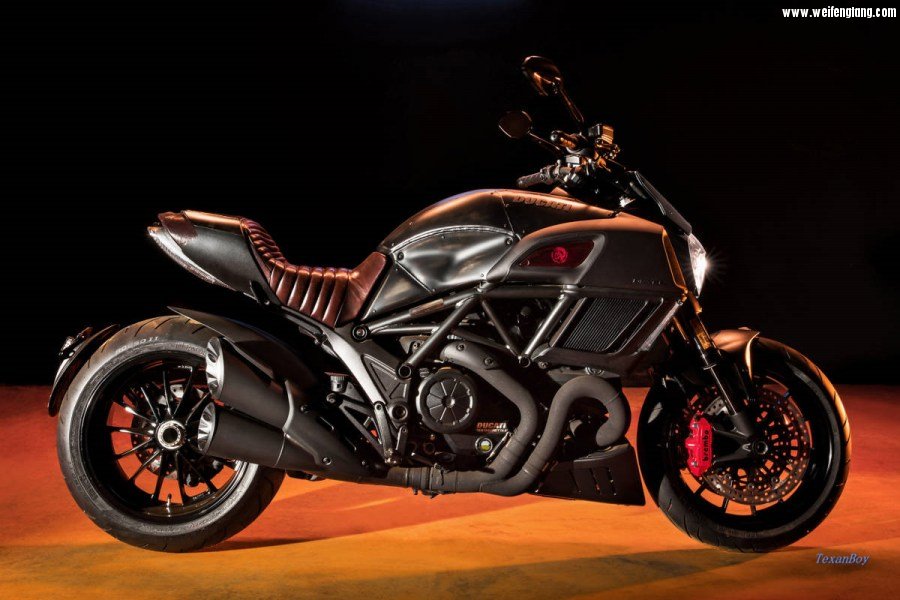 1-Ducati-Diavel-Diesel-01.jpg