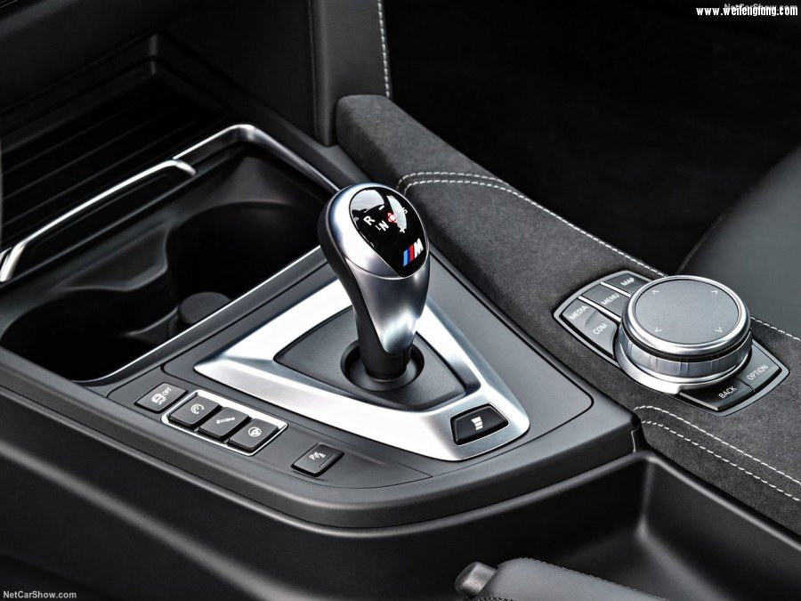 BMW-M4_CS-2018-1280-57.jpg