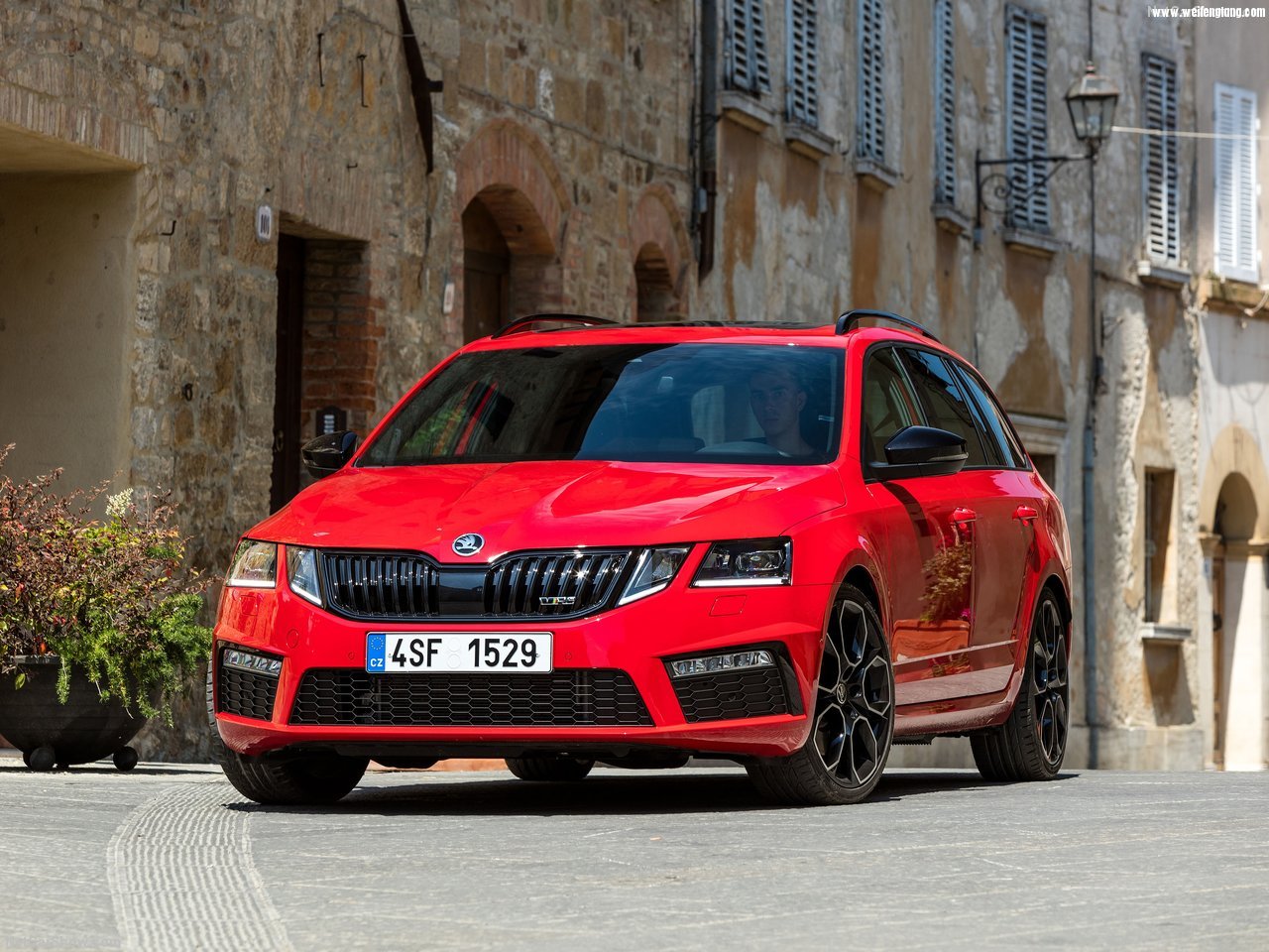 Skoda-Octavia_RS_245_Combi-2018-1280-06.jpg