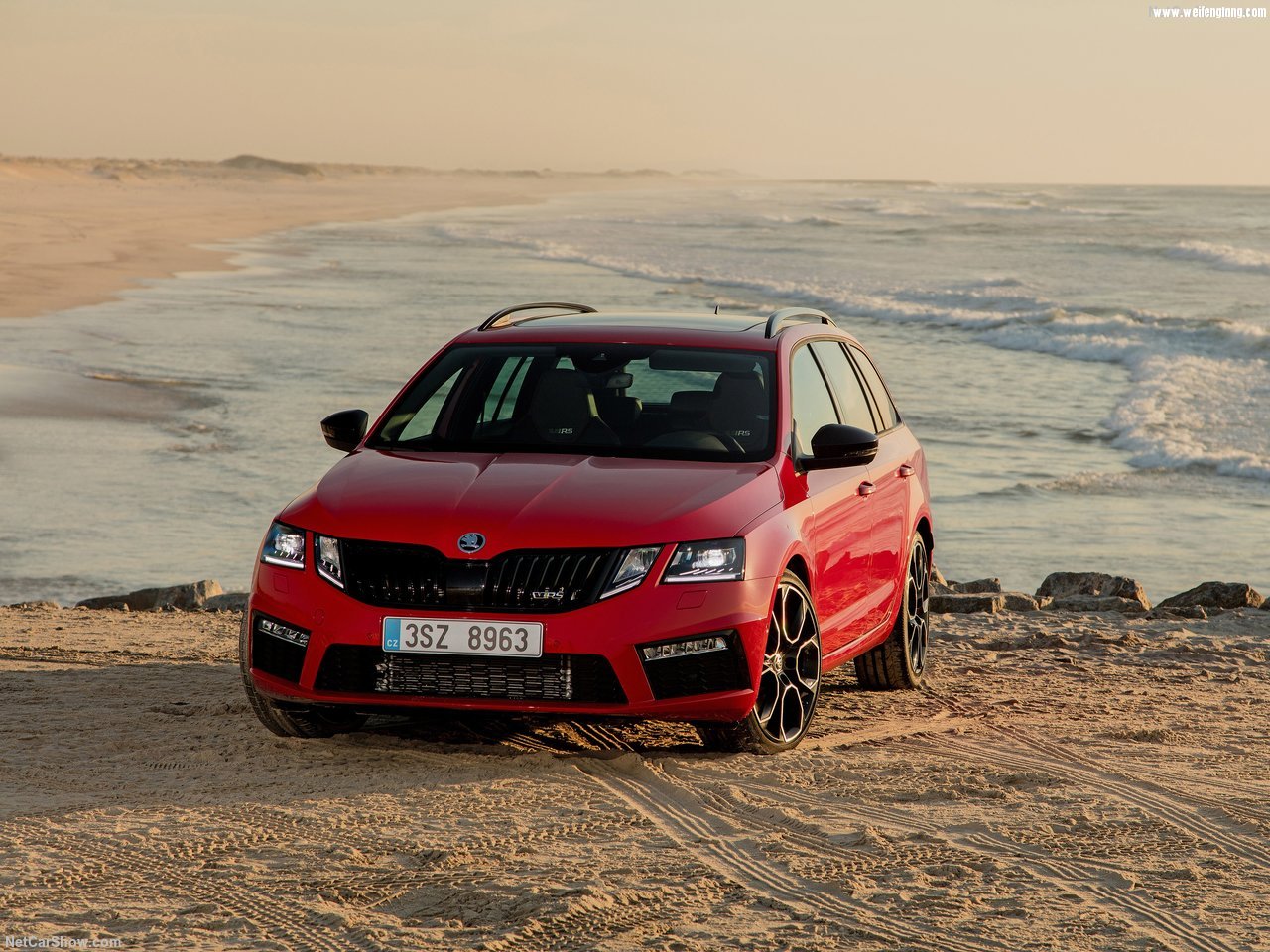 Skoda-Octavia_RS_245_Combi-2018-1280-09.jpg