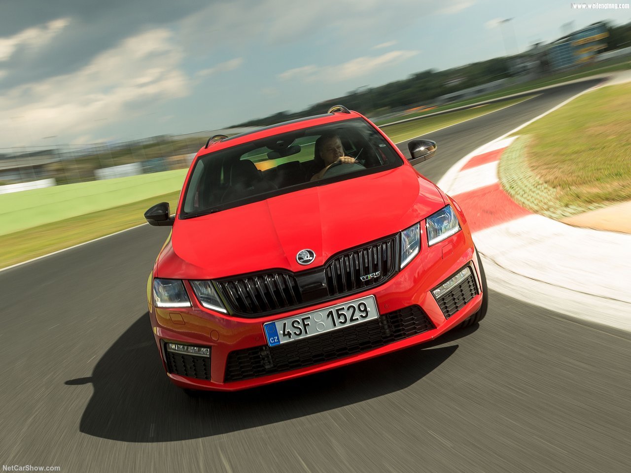 Skoda-Octavia_RS_245_Combi-2018-1280-13.jpg