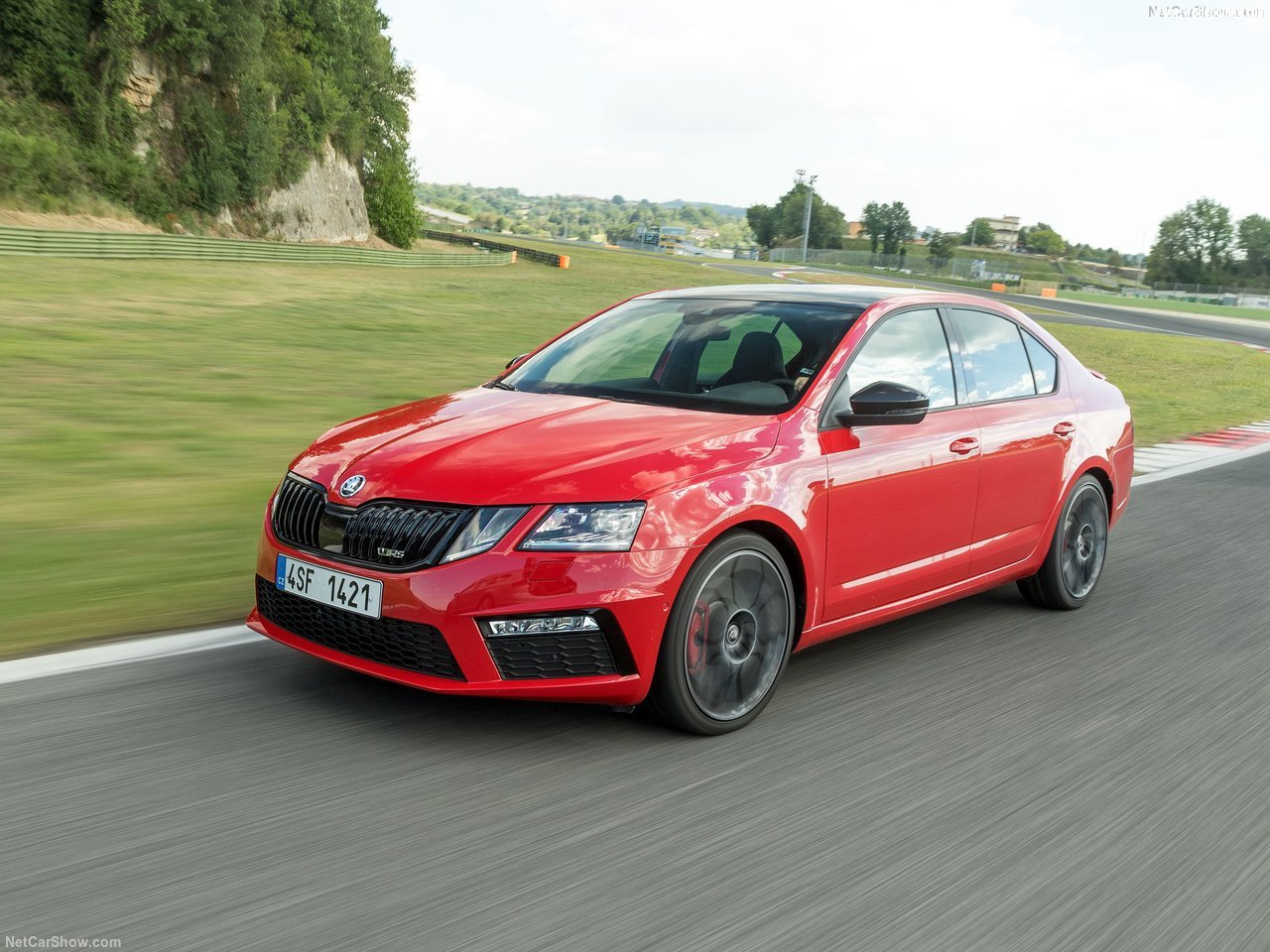 Skoda-Octavia_RS_245-2018-1280-07.jpg