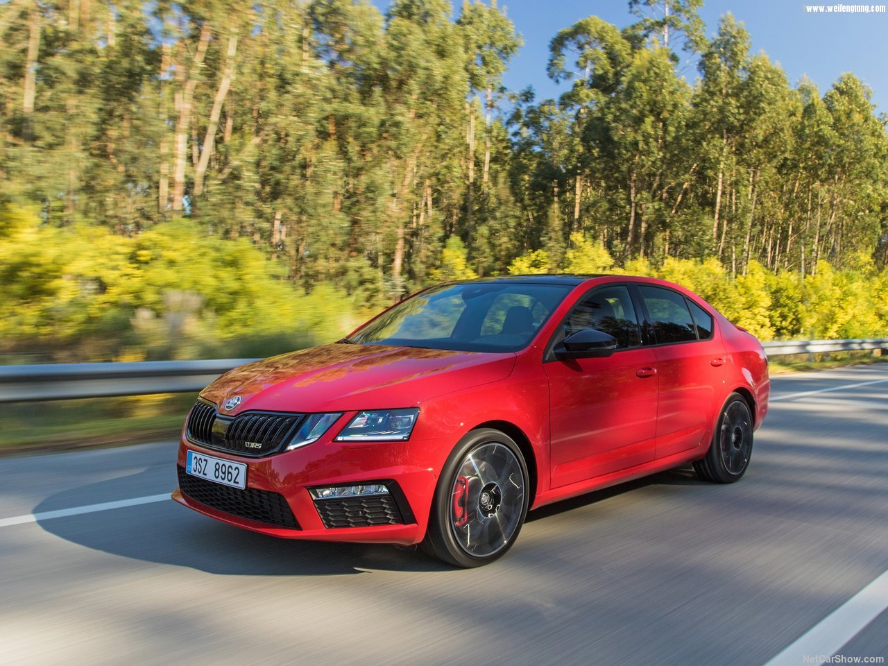 Skoda-Octavia_RS_245-2018-1280-09.jpg