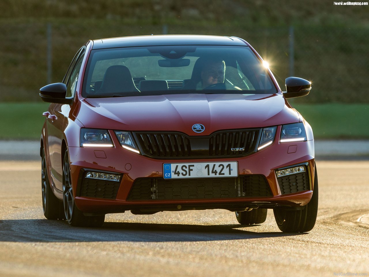 Skoda-Octavia_RS_245-2018-1280-0c.jpg