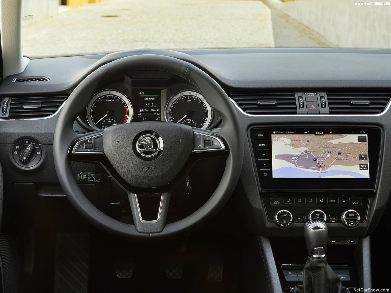 Skoda-Octavia_Combi-2017-1280-2c.jpg