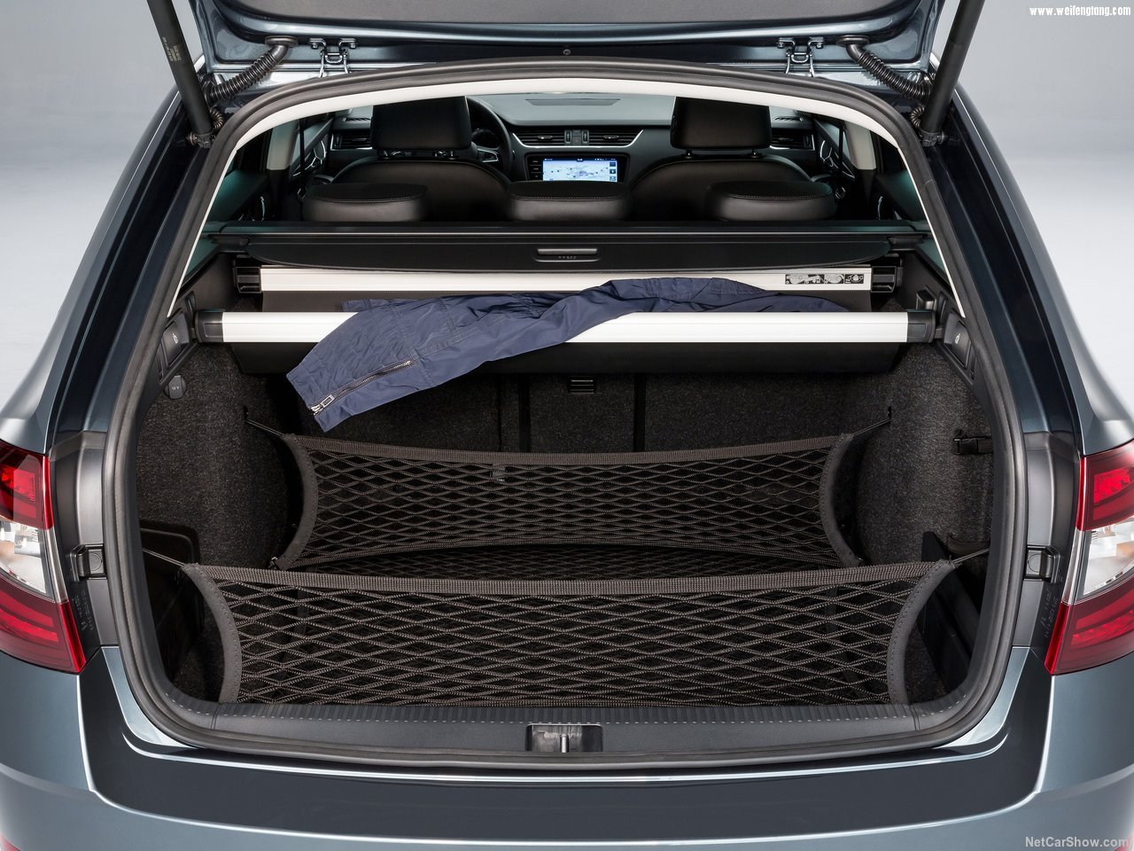 Skoda-Octavia_Combi-2017-1280-3e.jpg