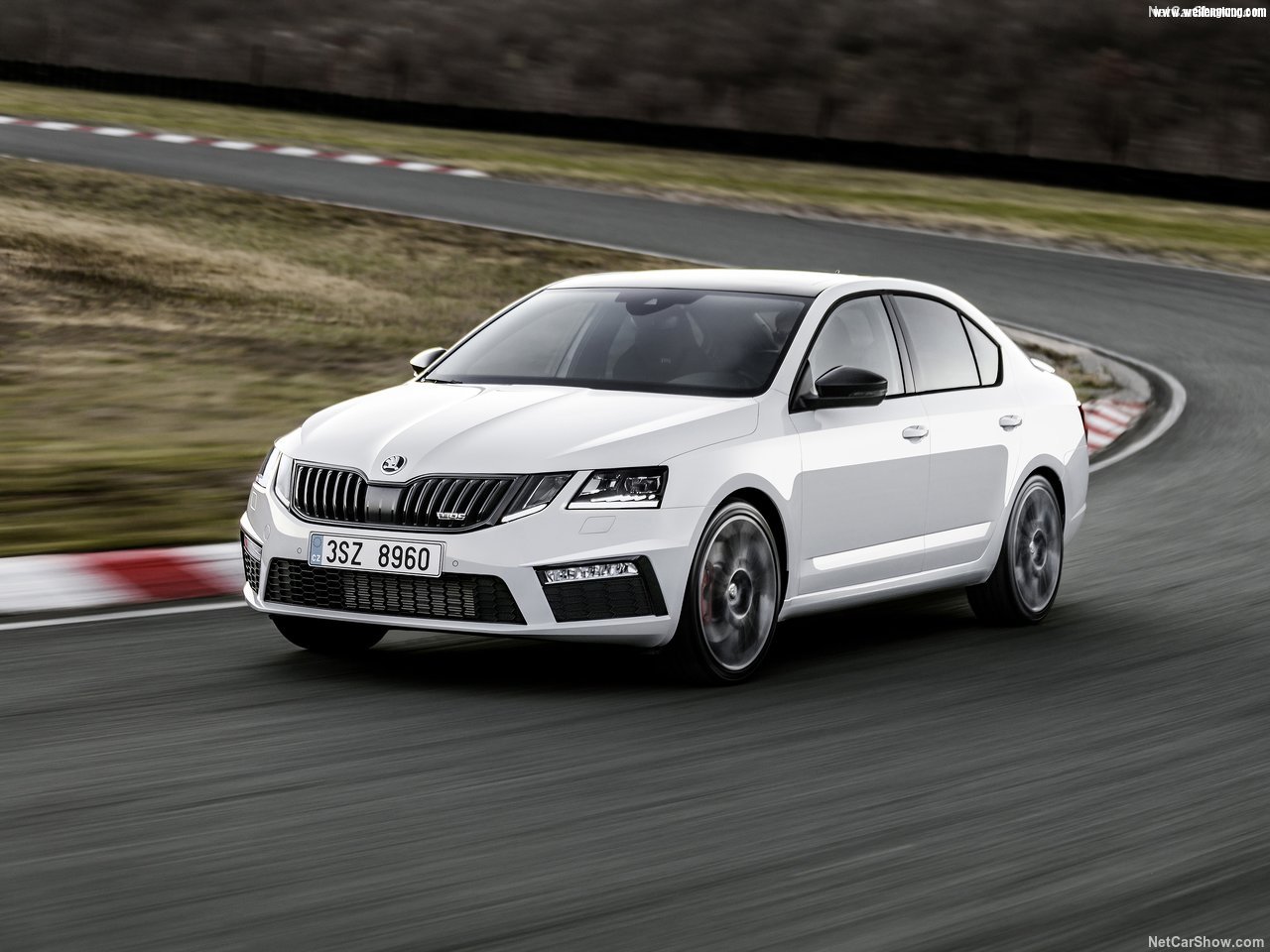 Skoda-Octavia_RS-2017-1280-09.jpg