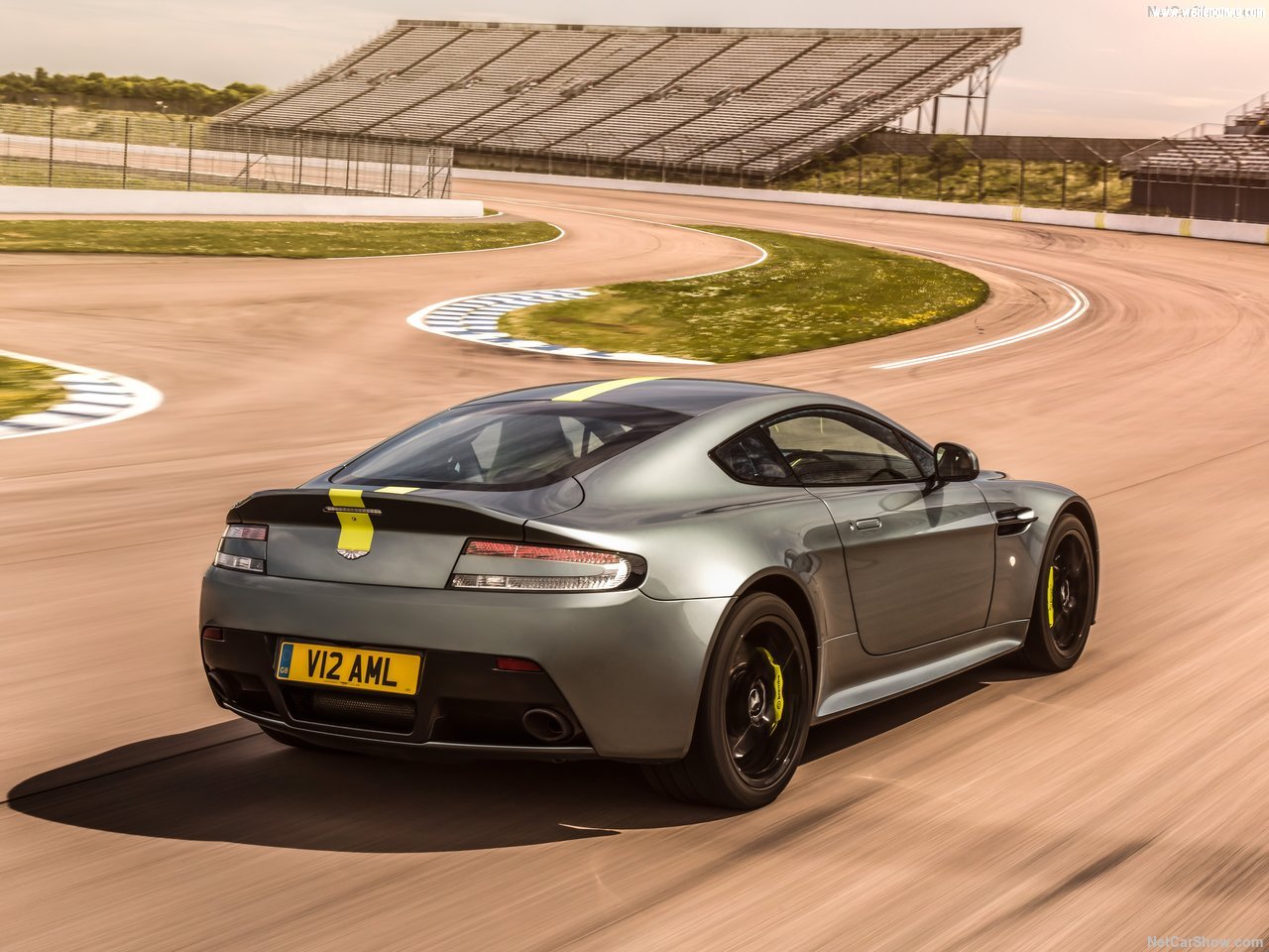 Aston_Martin-Vantage_AMR-2018-1280-09.jpg