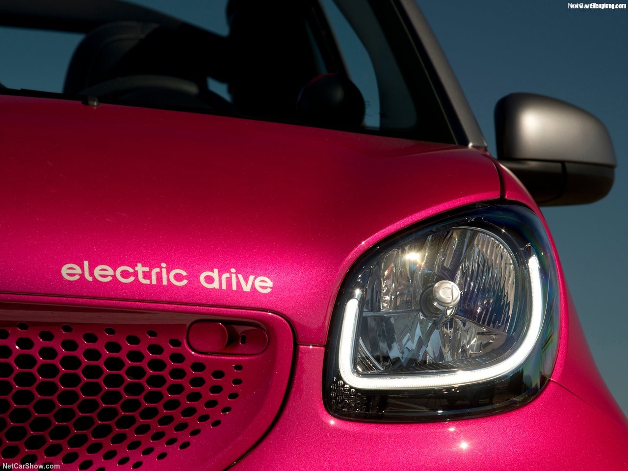 Smart-fortwo_Cabrio_electric_drive-2017-1280-4a.jpg