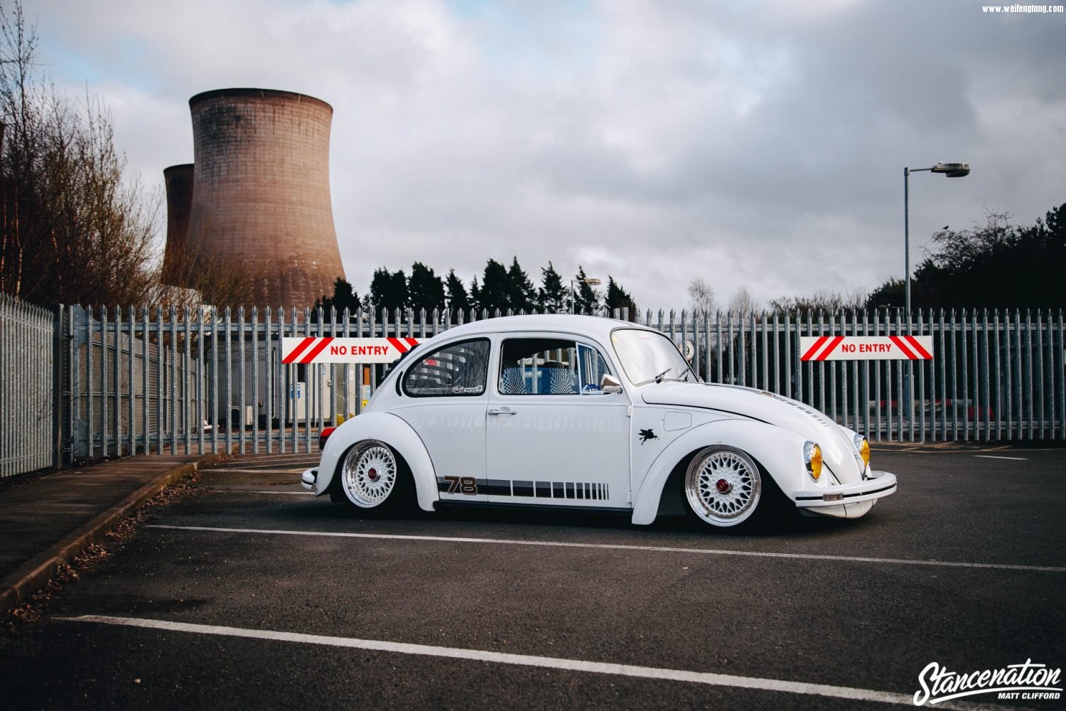 Air-Lift-Equipped-Volkswagen-Beetle-1-1500x1000.jpg