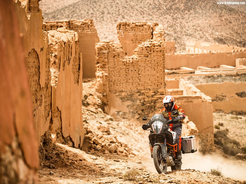 1290 SUPER ADV-2.jpg