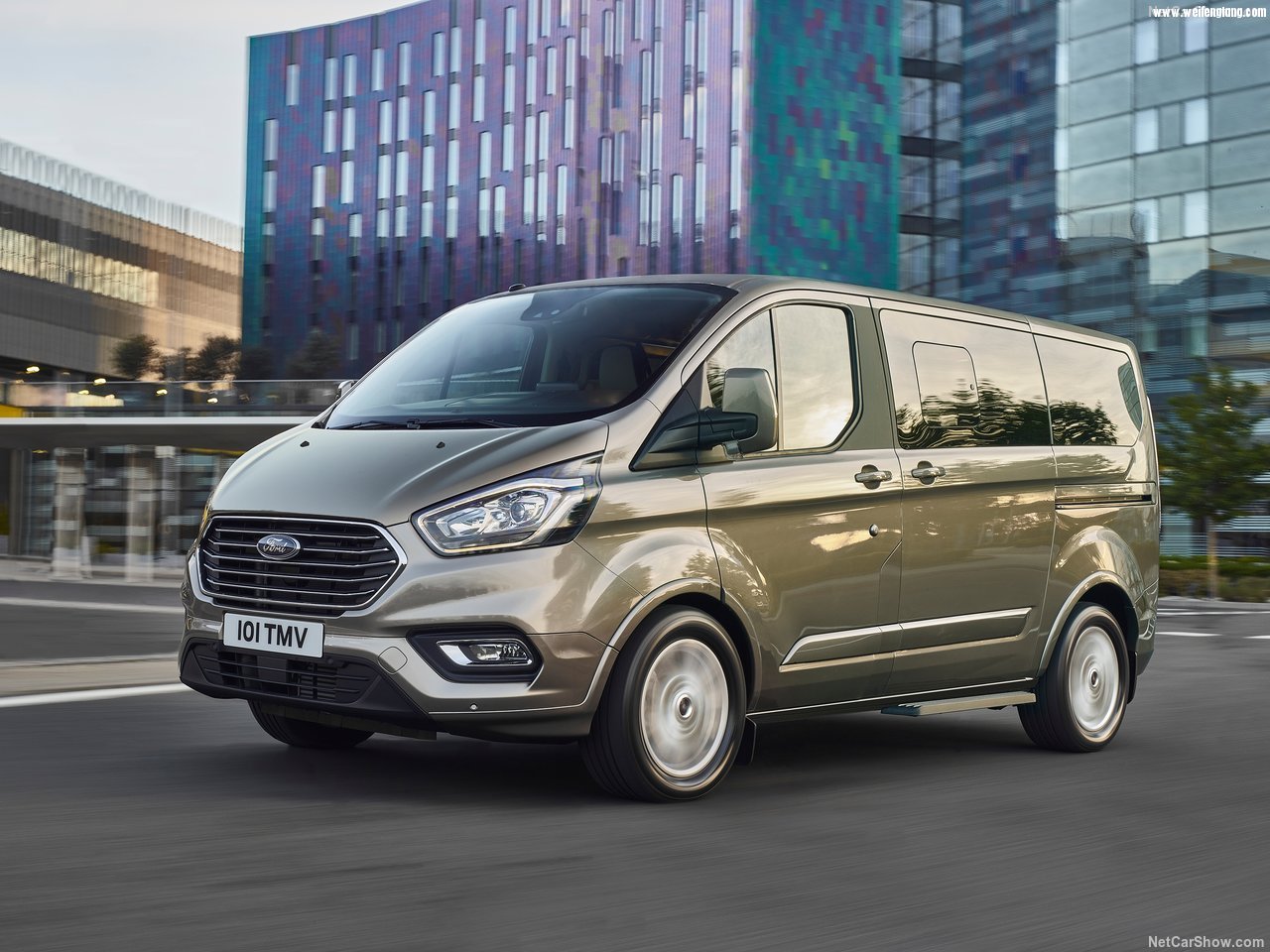 Ford-Tourneo_Custom-2018-1280-04.jpg