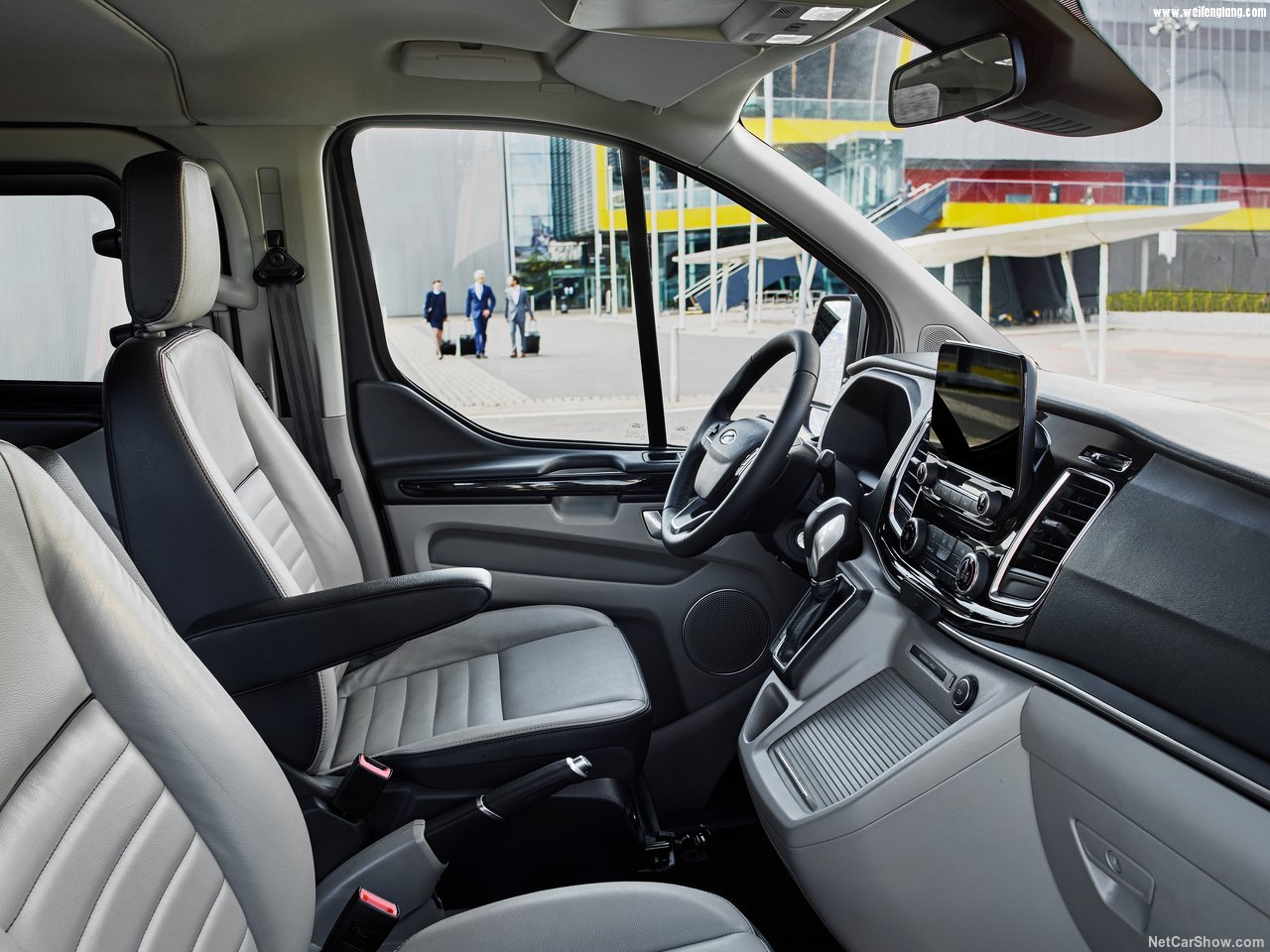 Ford-Tourneo_Custom-2018-1280-08.jpg
