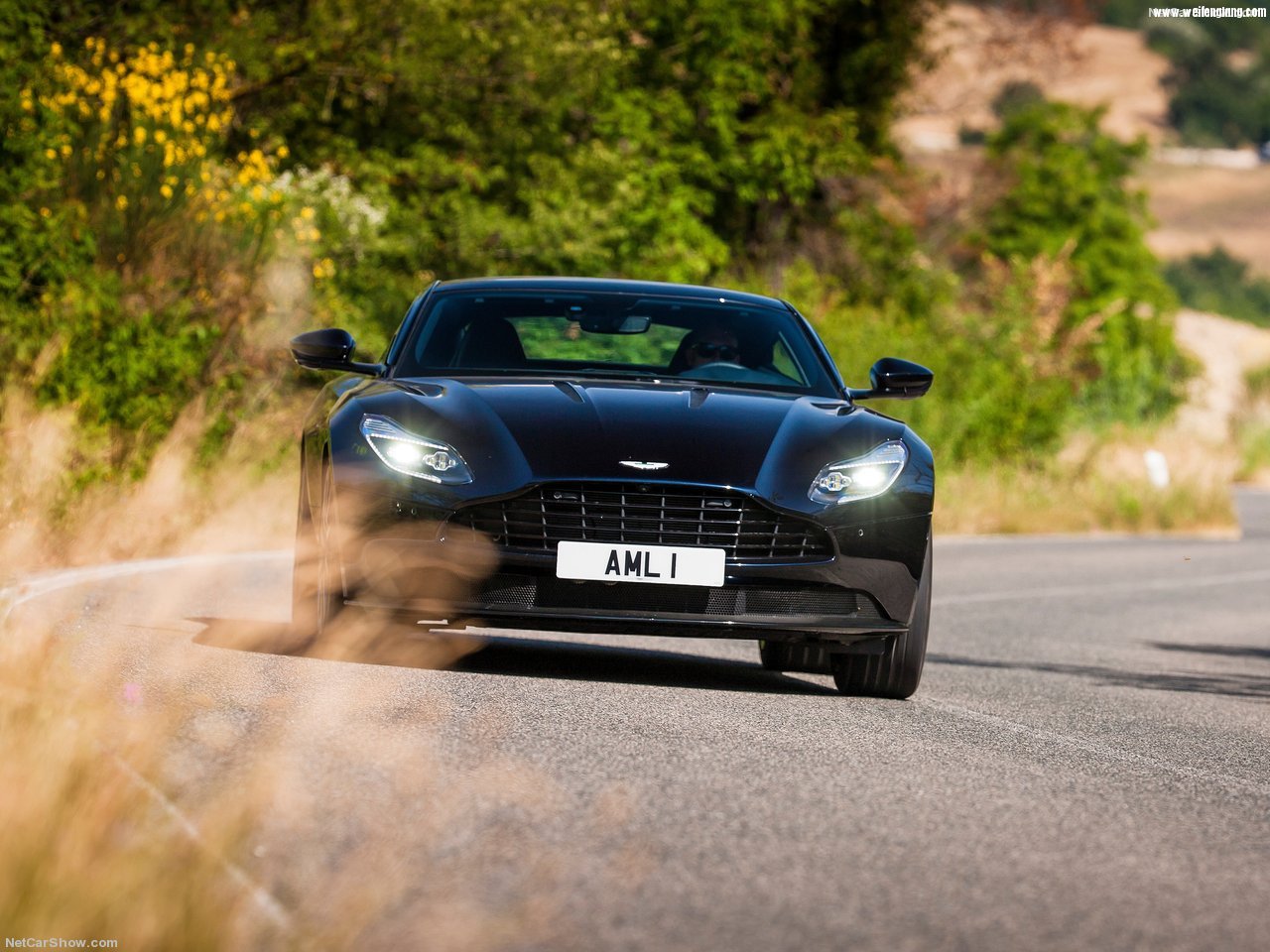 Aston_Martin-DB11-2017-1280-80.jpg