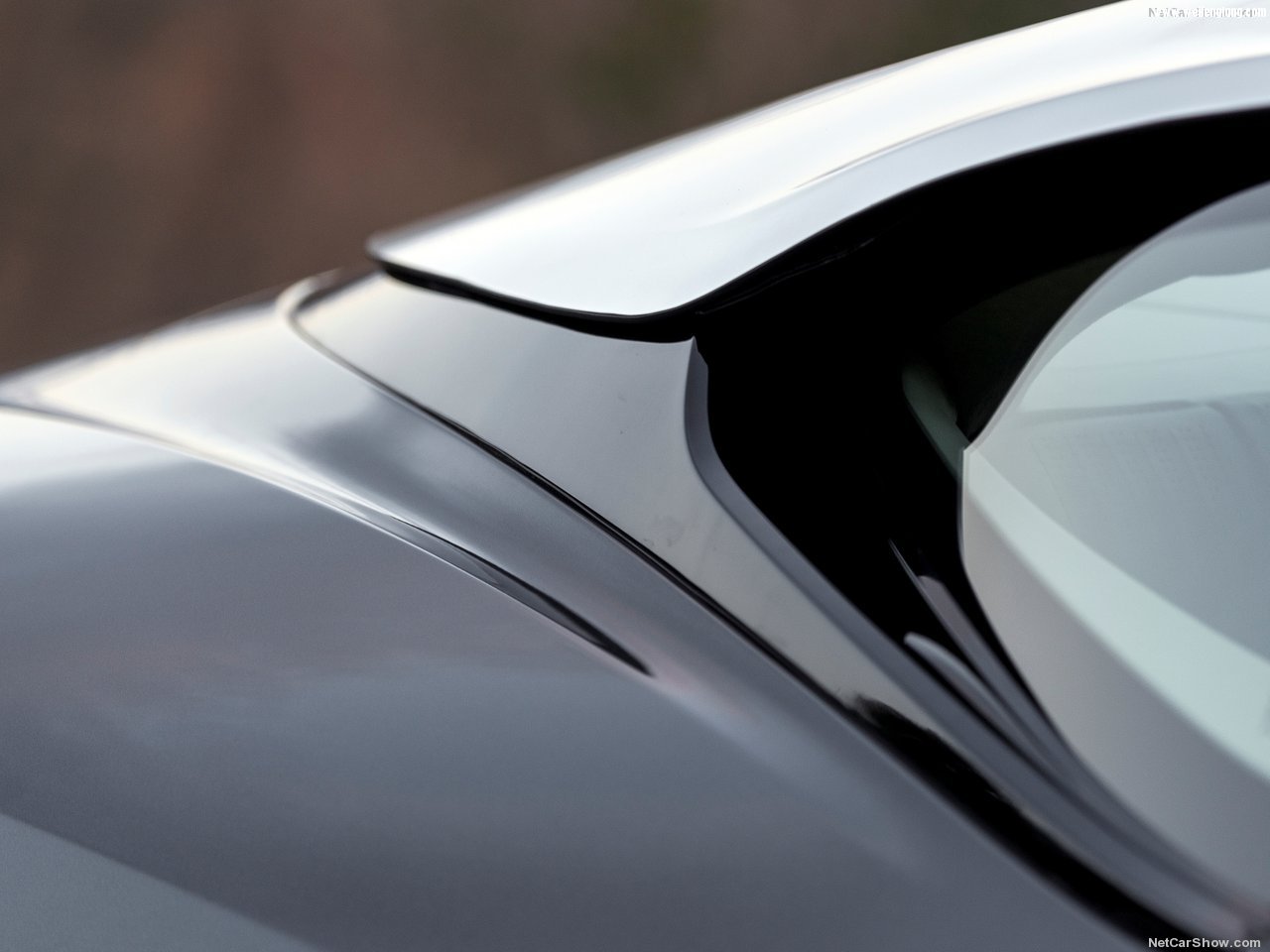 Aston_Martin-DB11-2017-1280-d5.jpg