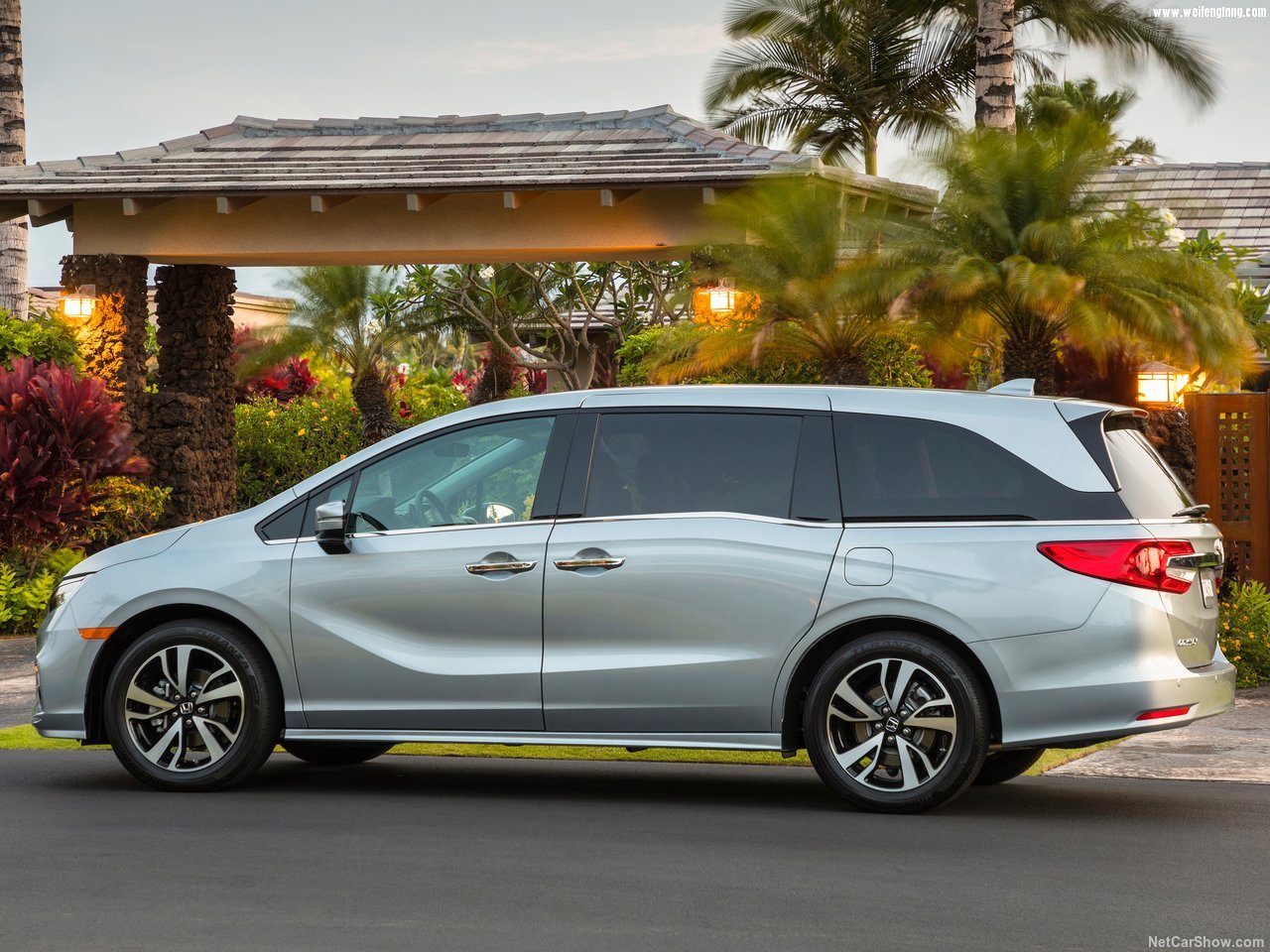 Honda-Odyssey-2018-1280-3d.jpg