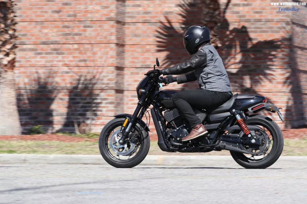 2017-harley-davidson-street-_rod-58cdd60be4811 - 万能看图王.jpg