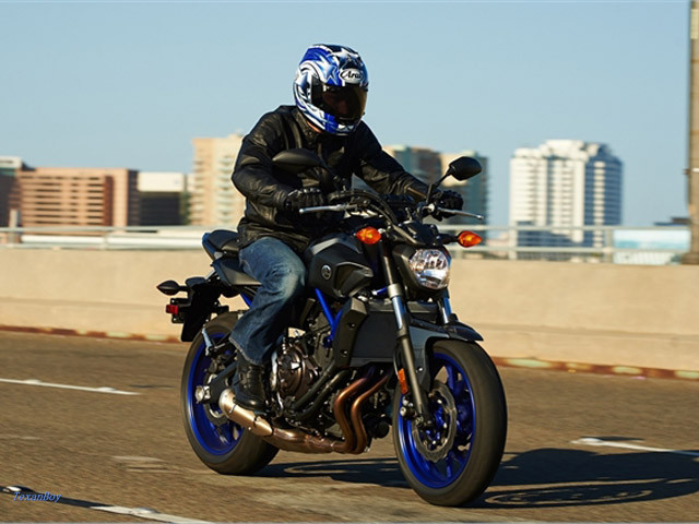 yamaha-fz-07-8.jpg