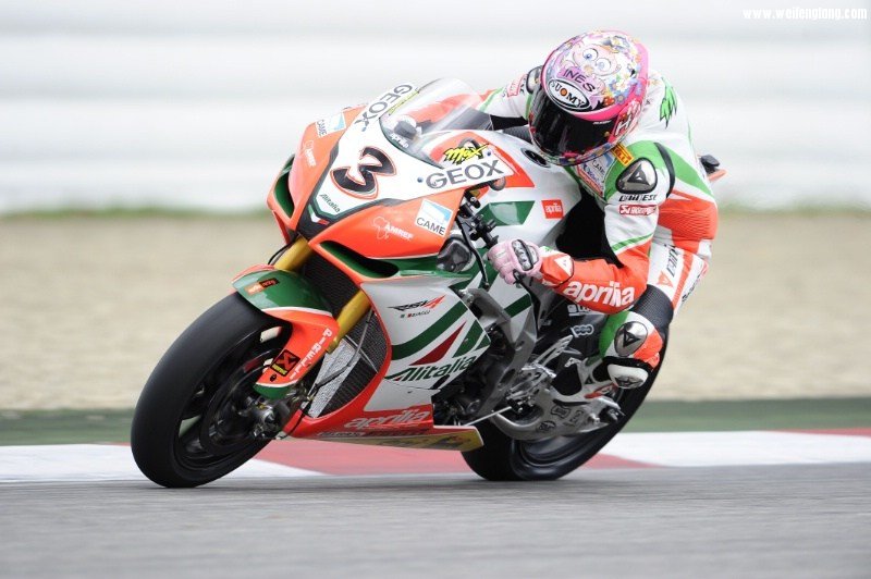 2010年，阿普利亚夺得WSBK年度骑手冠军.jpg