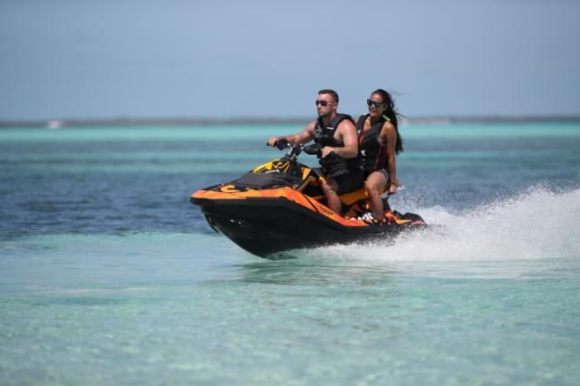 火花爵士摩托艇