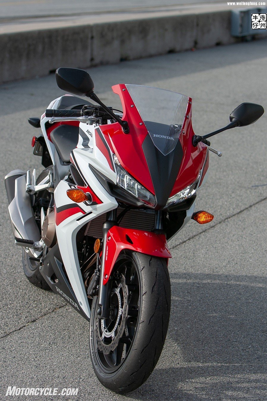 062218-Lightweight-Sportbikes-Honda-CBR500R-06.jpg