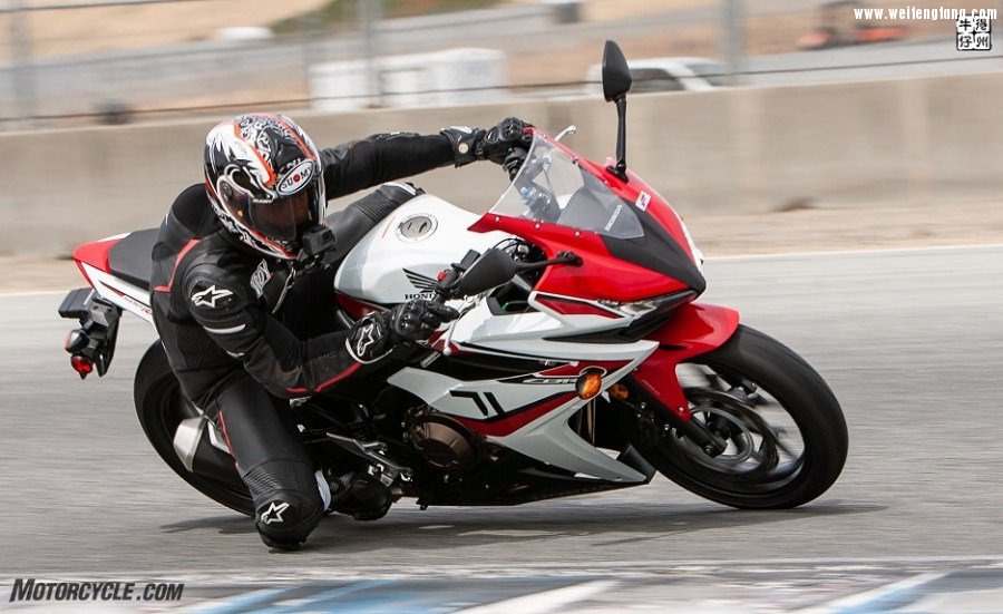 062218-Lightweight-Sportbikes-Honda-CBR500R-8355.jpg