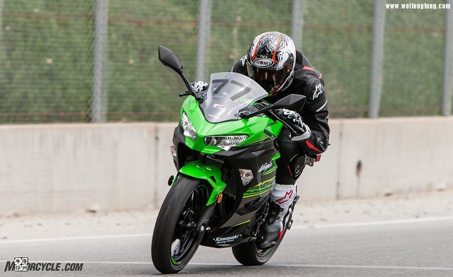 062218-Lightweight-Sportbikes-Kawasaki-Ninja-400-8104.jpg