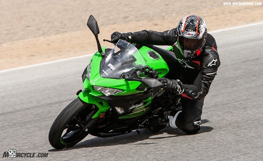 062218-Lightweight-Sportbikes-Kawasaki-Ninja-400-8423.jpg