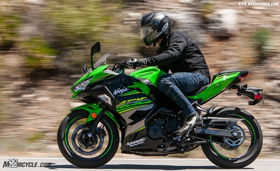 062218-Lightweight-Sportbikes-Kawasaki-Ninja-400-8708.jpg