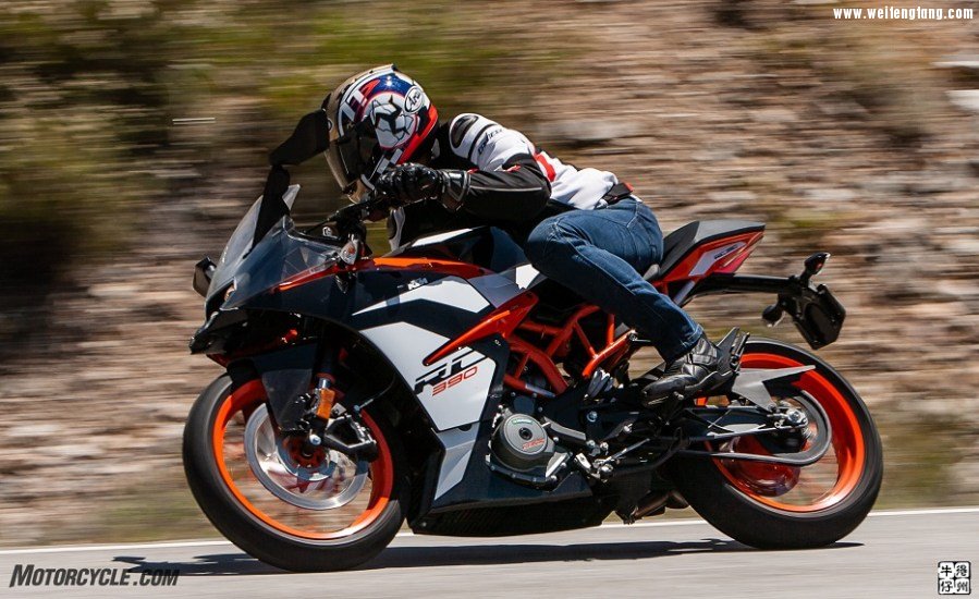 062218-Lightweight-Sportbikes-KTM-RC390-8753.jpg
