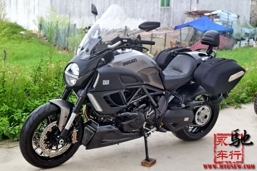 2013 杜卡迪 大魔鬼 (1).jpg