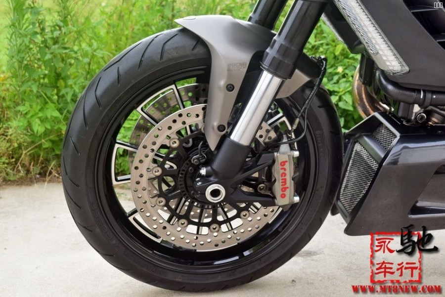 2013 杜卡迪 大魔鬼 (2).jpg