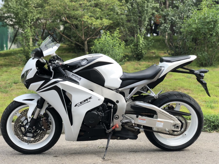 CBR1000FullSizeRender(60).jpg