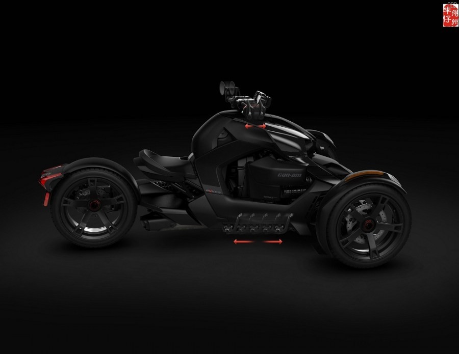 091018-2019-can-am-ryker-Features_VW01_Ergonomics_arrows_03.jpg