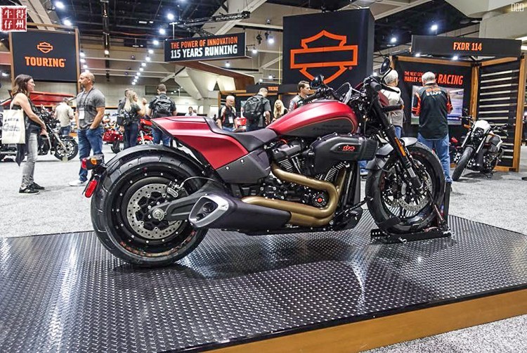 Harley-Davidson-FXDR-114-2019-new-MotoSaigon.vn-3.jpg