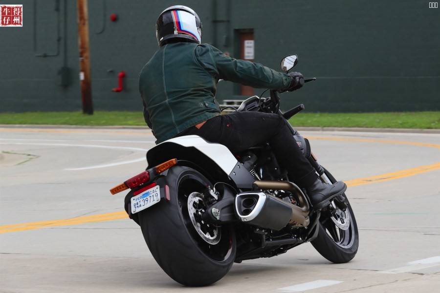 2019-Harley-Davidson-fxdr-114-review-power-cruiser-motorcycle-6.jpg
