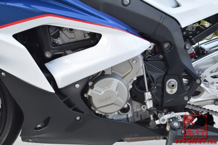 2015 S1000RR (24).jpg