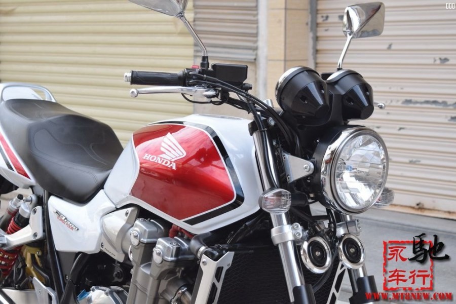 2007 CB1300 (19).jpg