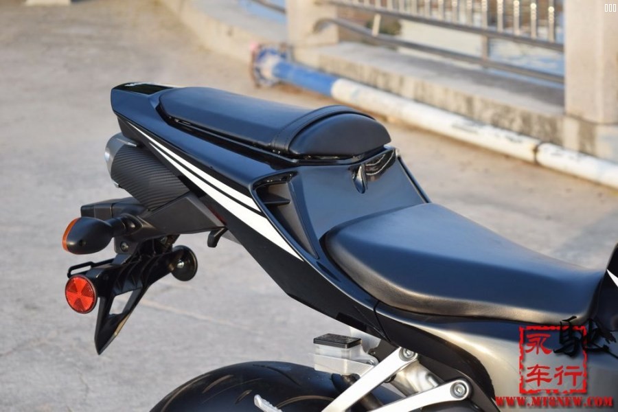 2016 CBR600RR (4).jpg