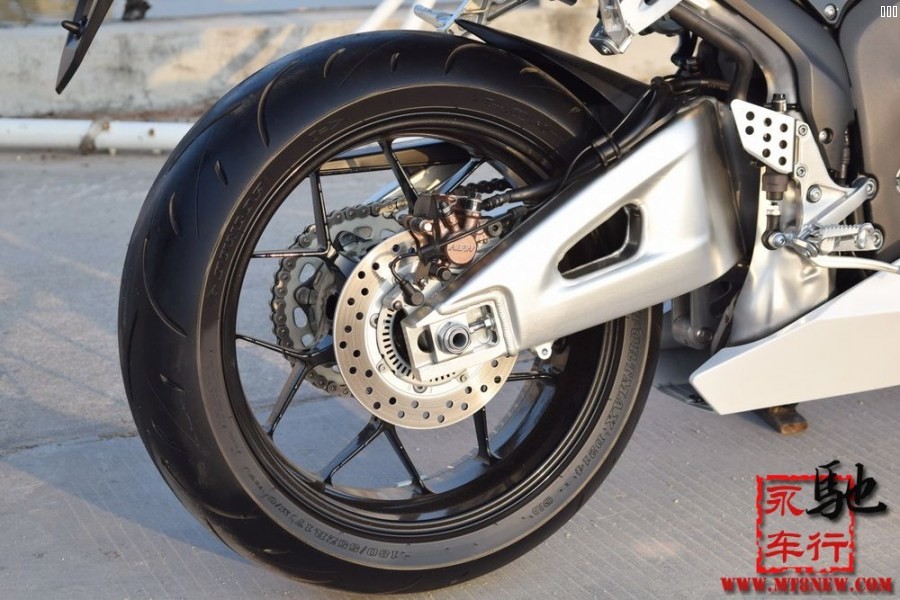 2016 CBR600RR (11).jpg