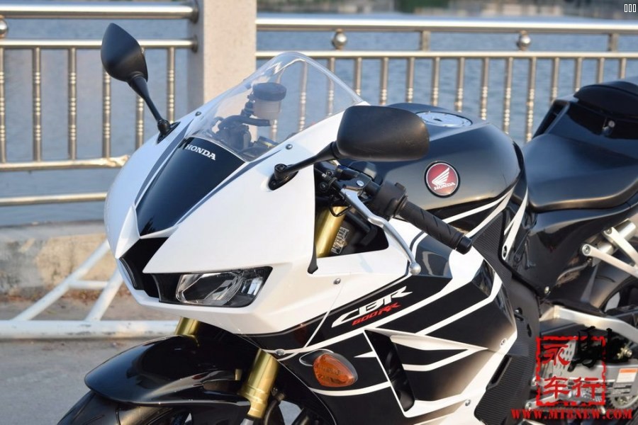 2016 CBR600RR (20).jpg