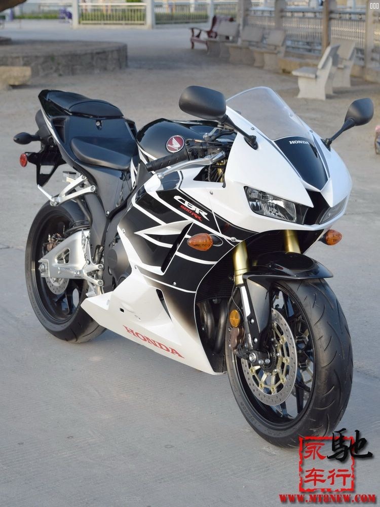 2016 CBR600RR (30).jpg