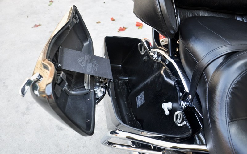 18款哈雷黑色大滑翔水冷带ABS大液晶屏带电热手把 (30)B.jpg