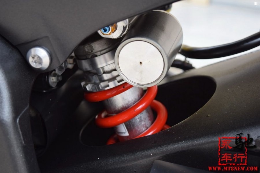 2011 红色 (12).jpg